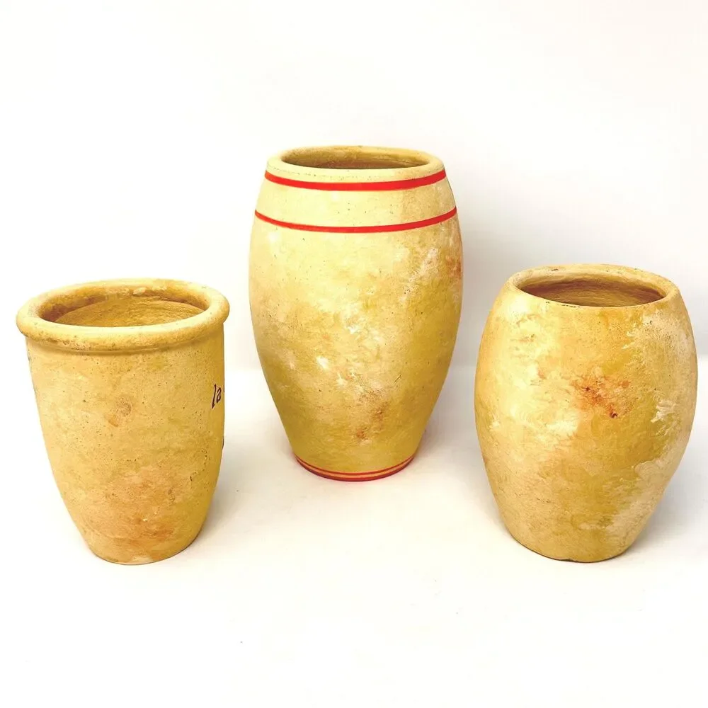 Unbranded vintage three